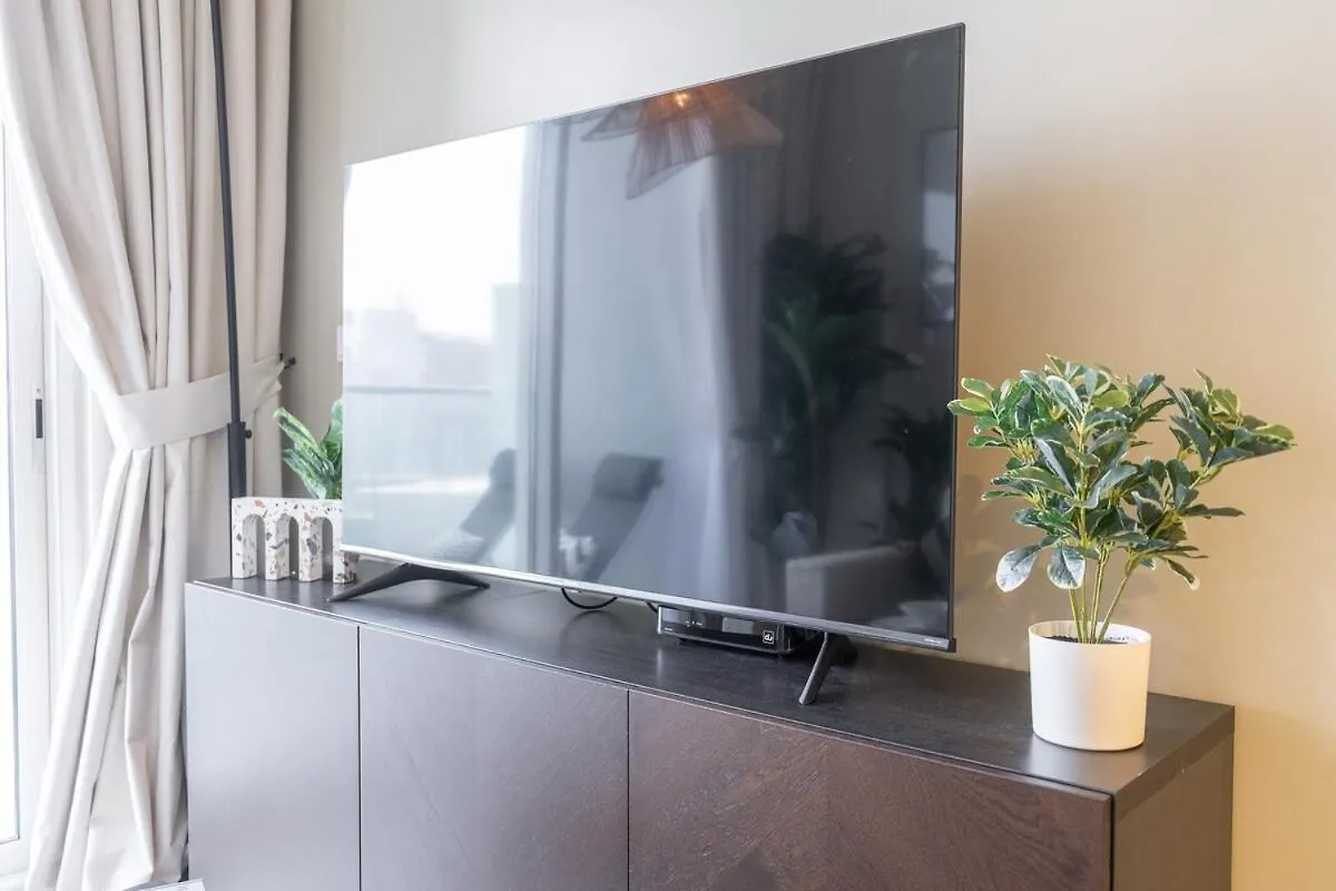 Awesome 1-Bedroom Apartment With Burj Views At Vera Tower In Business Bay Dubai