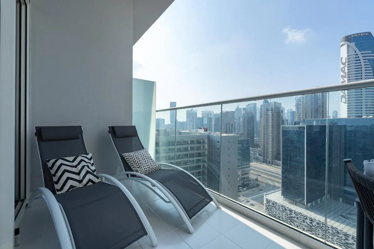 Awesome 1-Bedroom Apartment With Burj Views At Vera Tower In Business Bay Dubaï 0*,
