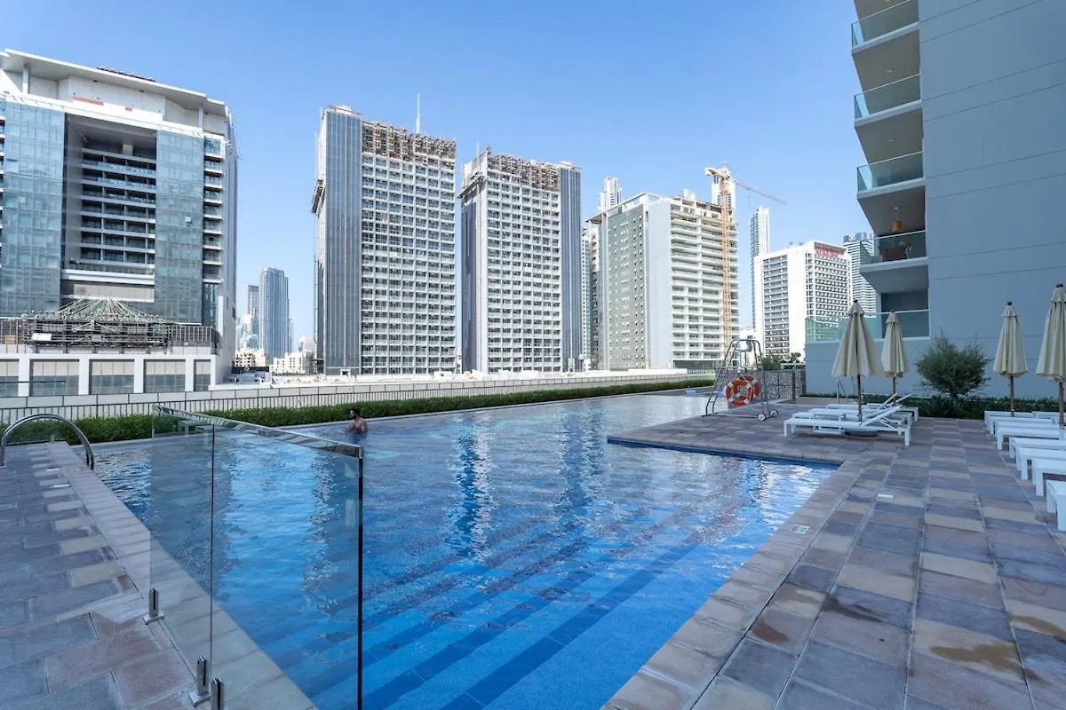 Awesome 1-Bedroom Apartment With Burj Views At Vera Tower In Business Bay Dubaï