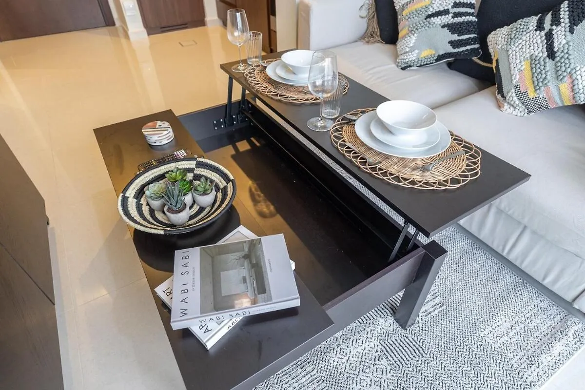 Awesome 1-Bedroom Apartment With Burj Views At Vera Tower In Business Bay Dubaï